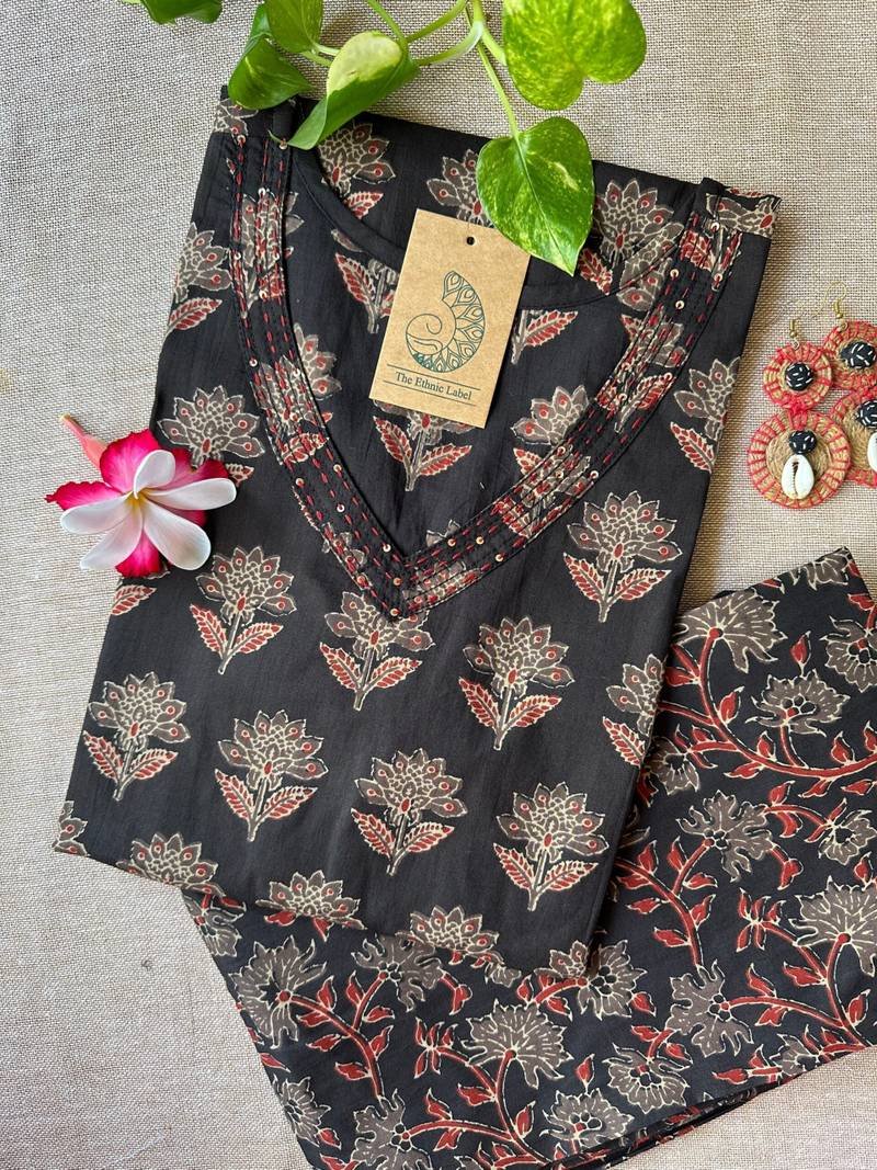 IMG_4144-scaled-1.jpg "Zubeida" Ajrakh Hand block printed kurta set (2pc) - Image 1
